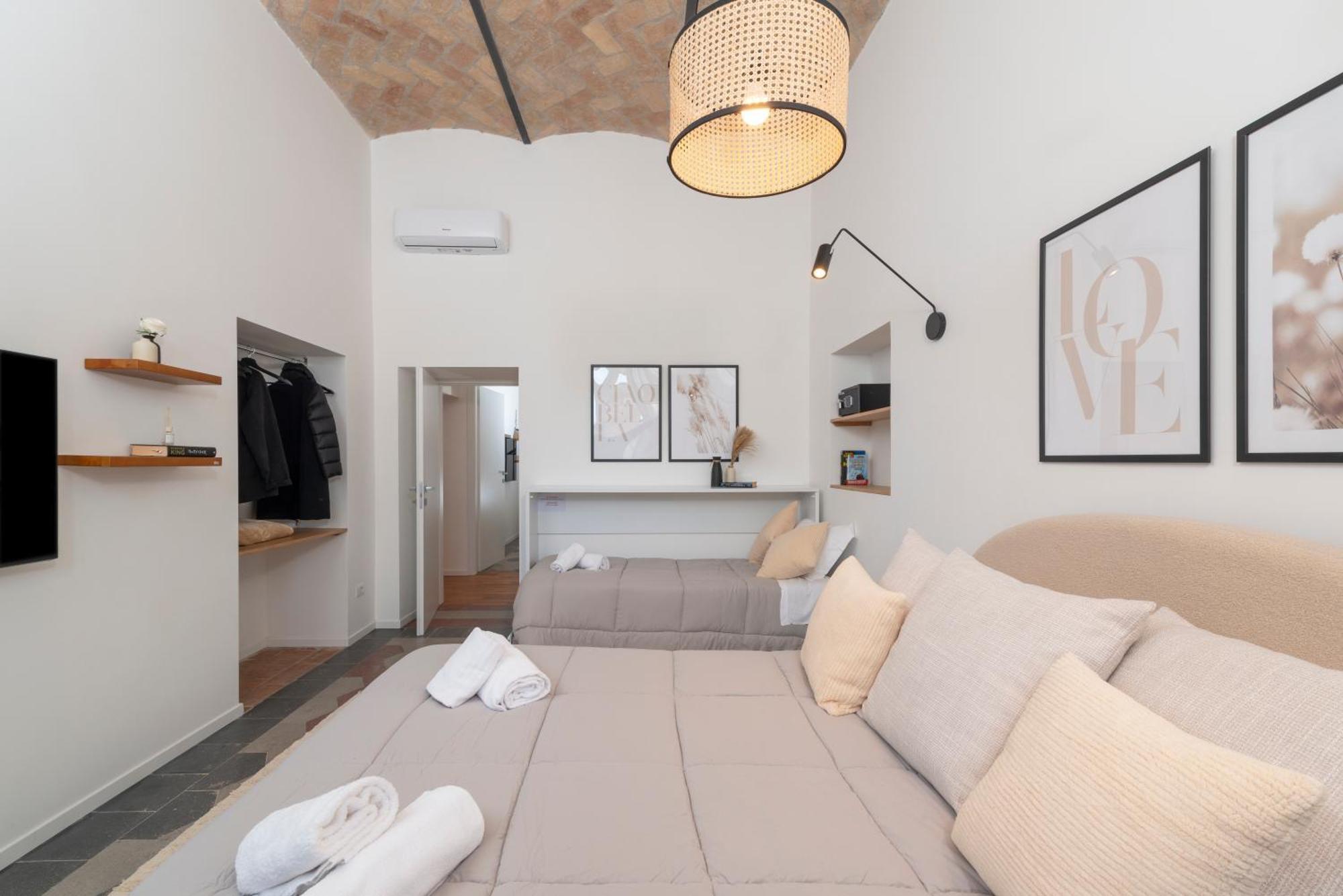 רומא Colosseo Flats And Penthouse מראה חיצוני תמונה