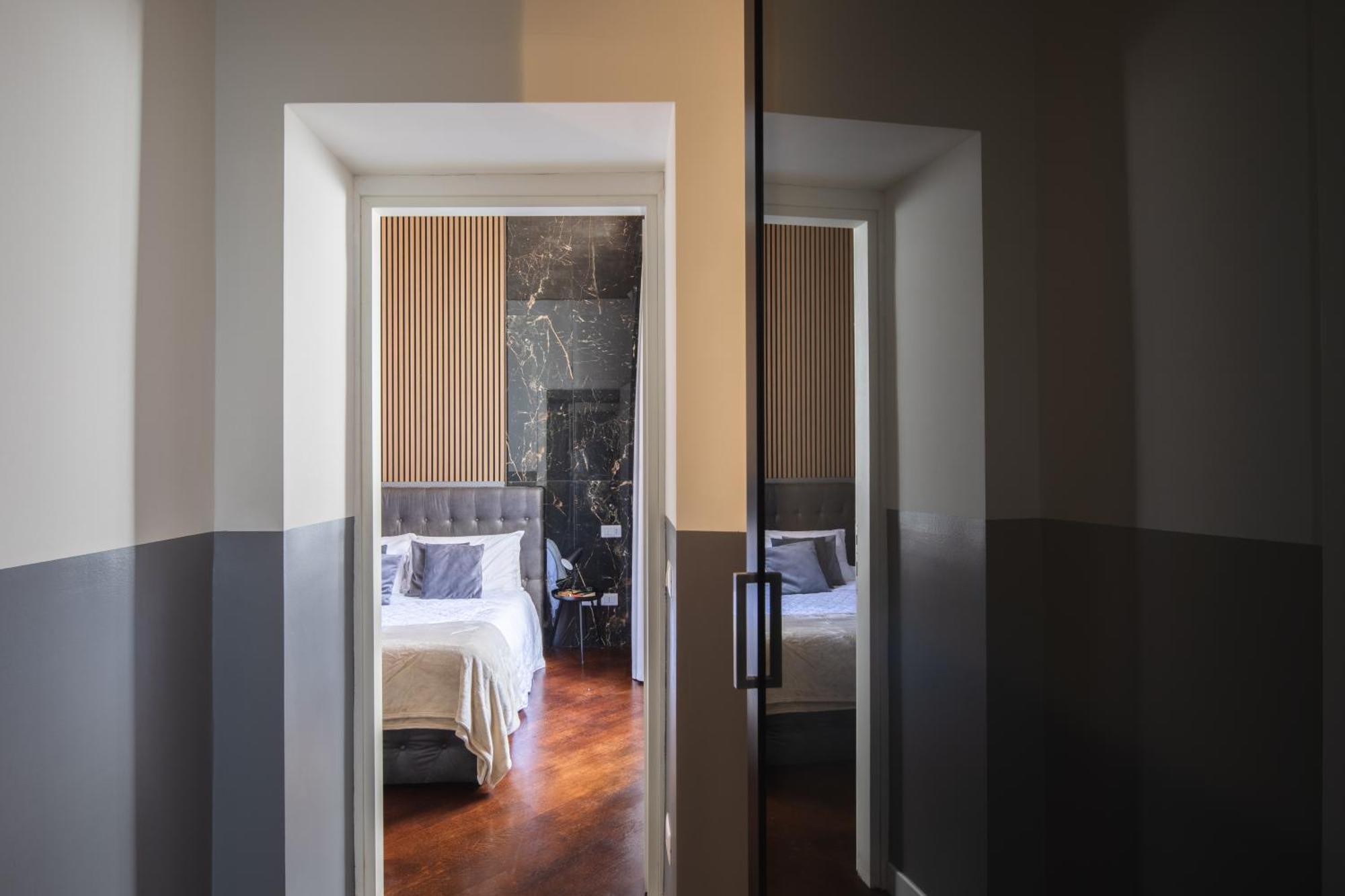 רומא Colosseo Flats And Penthouse מראה חיצוני תמונה