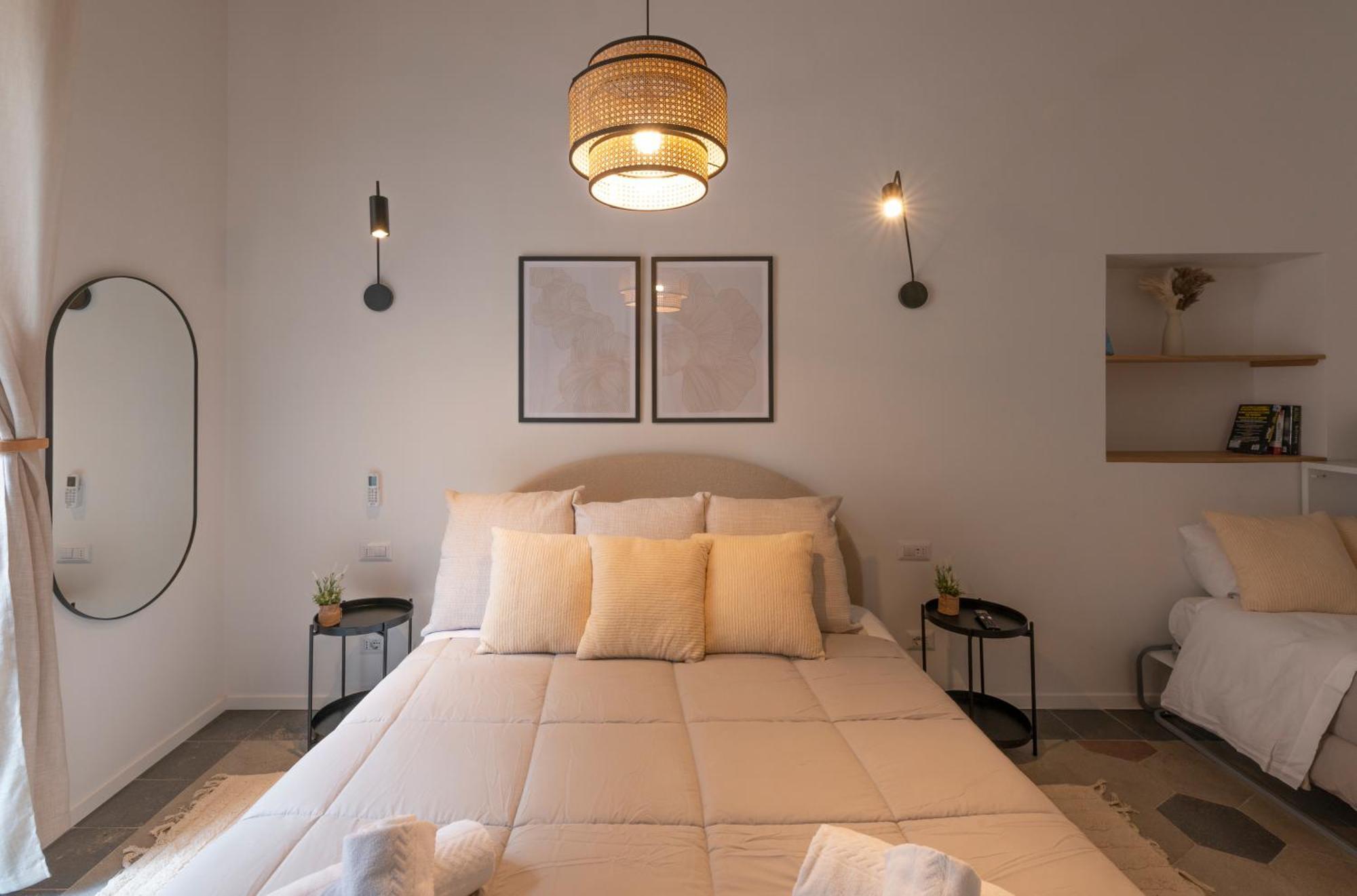 רומא Colosseo Flats And Penthouse מראה חיצוני תמונה