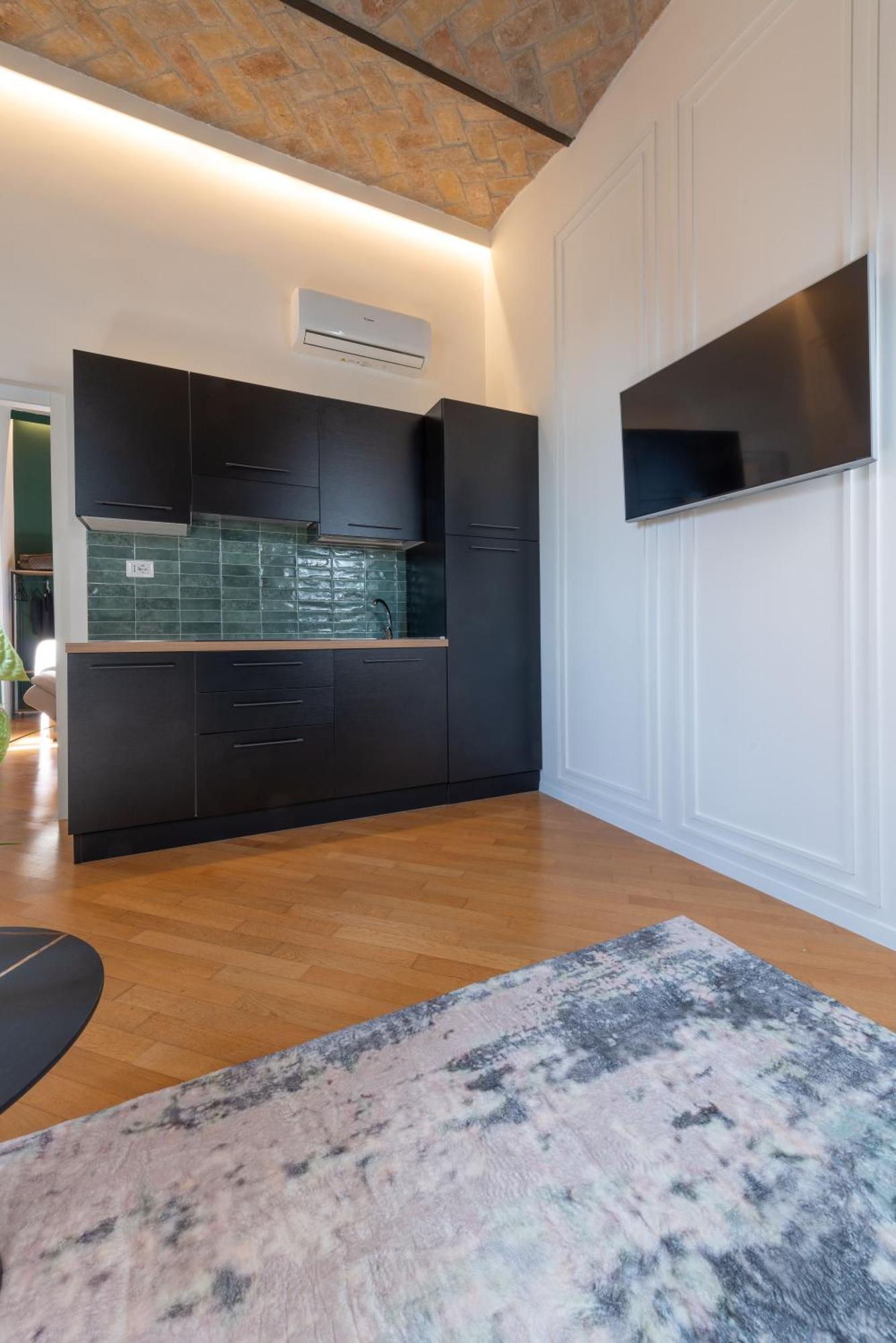 רומא Colosseo Flats And Penthouse מראה חיצוני תמונה