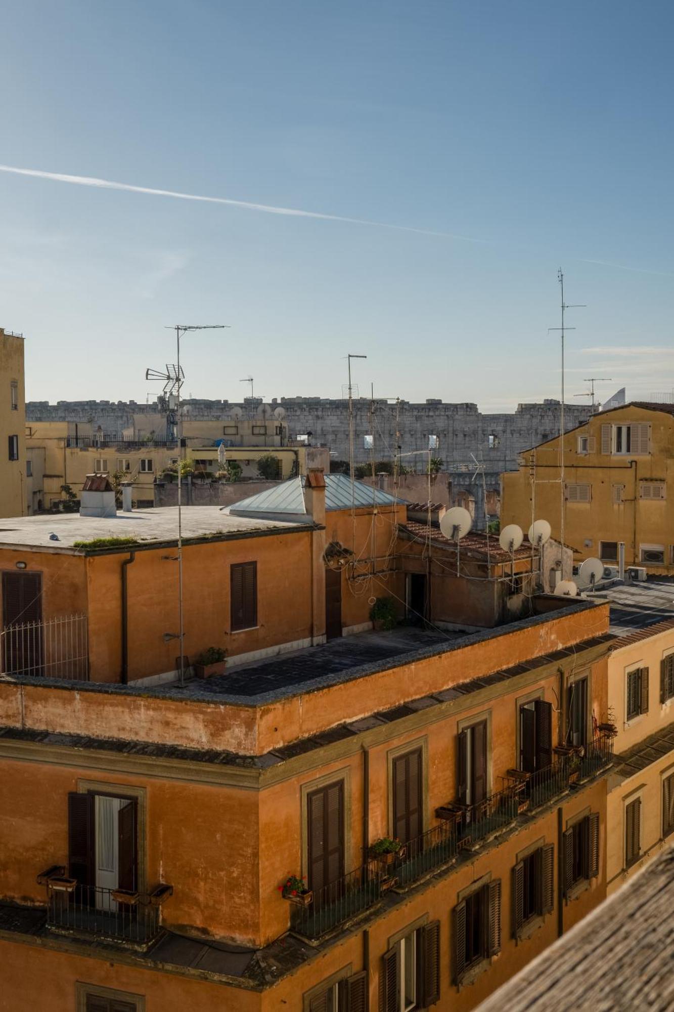 רומא Colosseo Flats And Penthouse מראה חיצוני תמונה