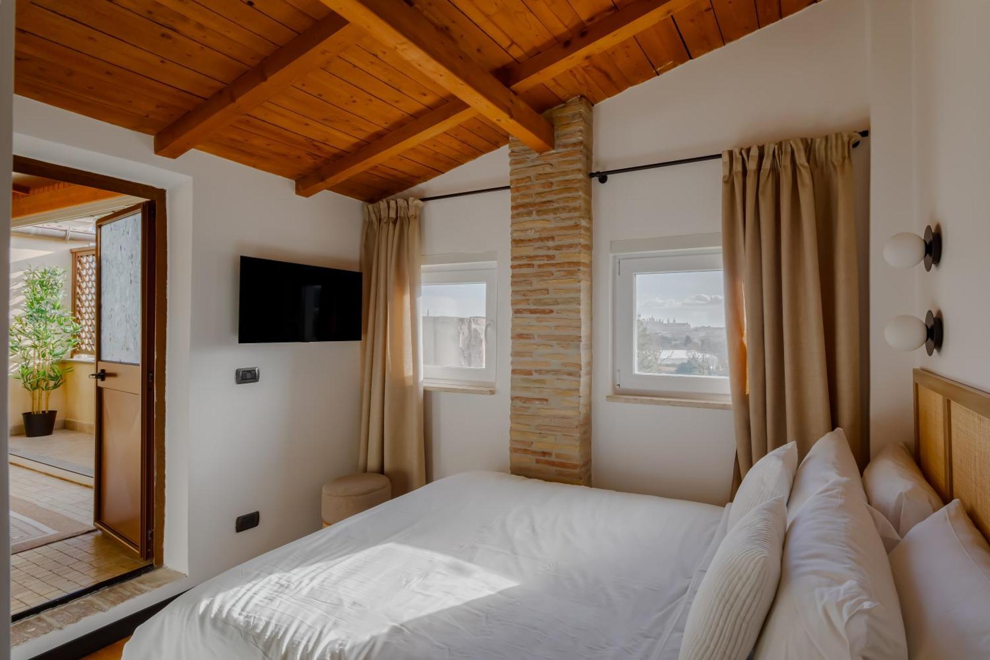 רומא Colosseo Flats And Penthouse מראה חיצוני תמונה