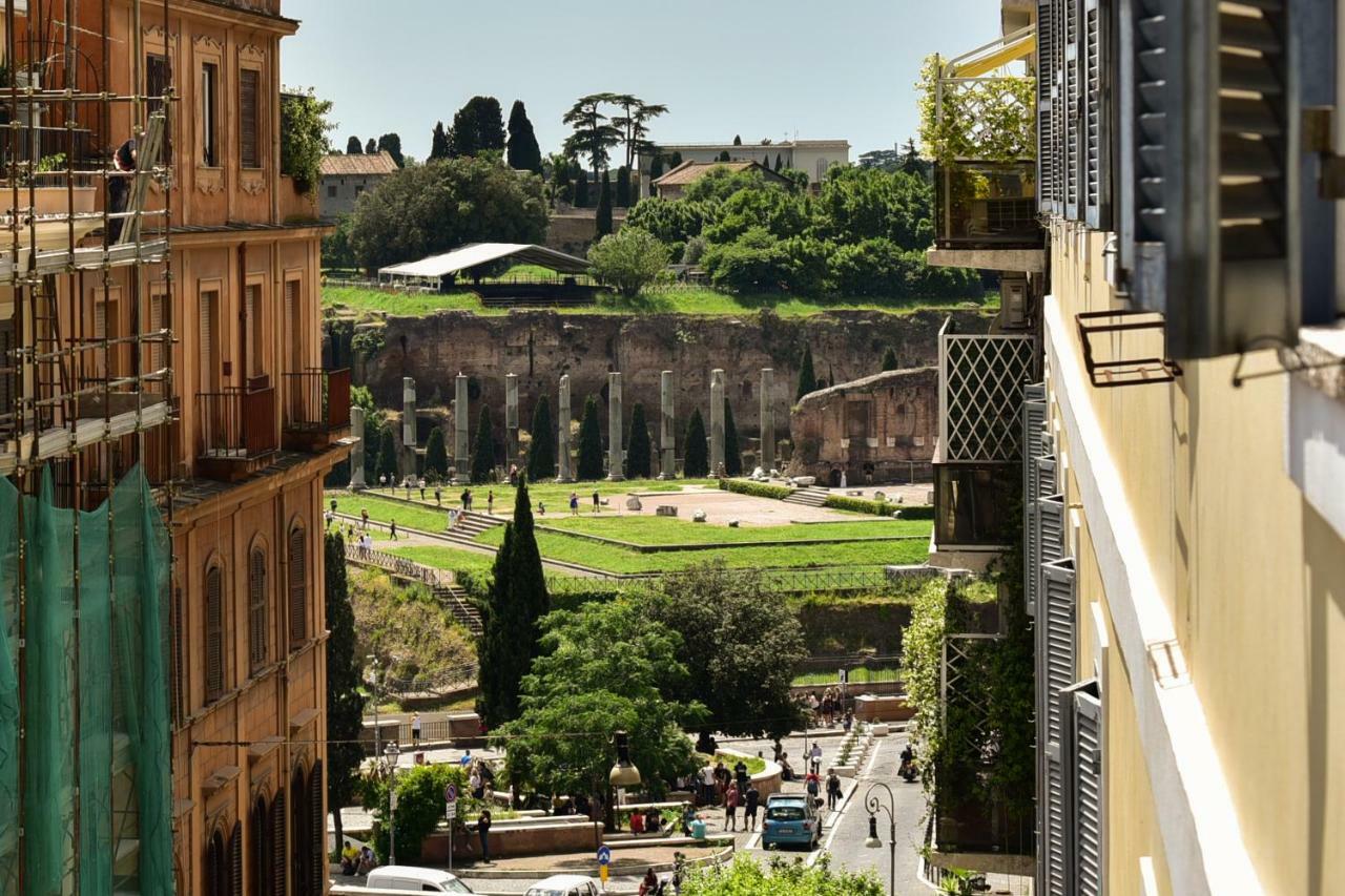 רומא Colosseo Flats And Penthouse מראה חיצוני תמונה
